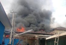 Devastating Fire Guts Popular Plastic Store In Osogbo, Millions Lost Plastic